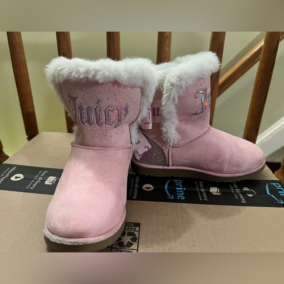 Juicy Couture Girls Cozy Faux Fur Rhinestone Boots - Picture 6 of 8